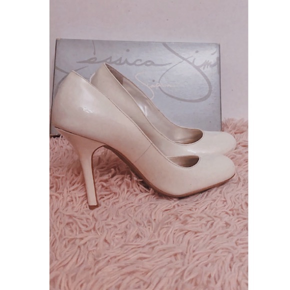 White Jessica Simpson Heels - Picture 3 of 3